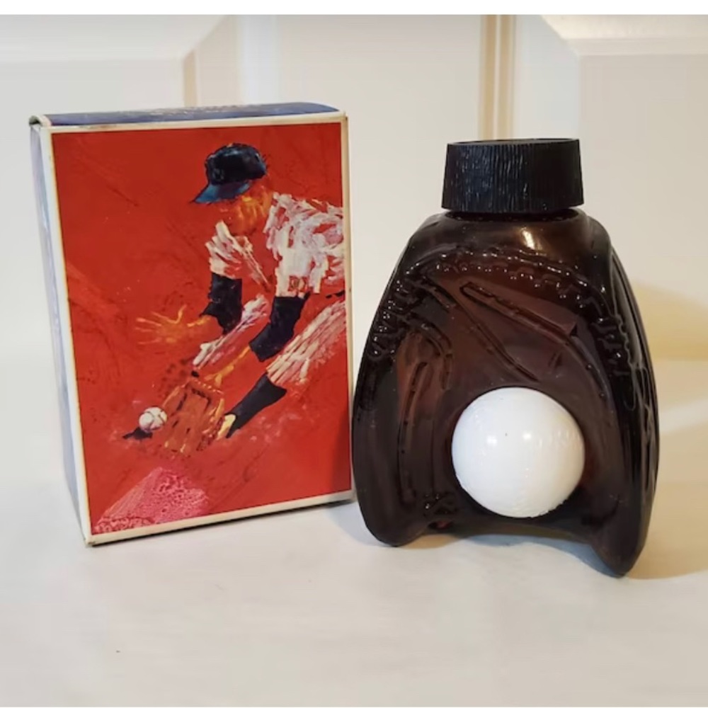 🔴VINTAGE “Avon Fielders Choice” Cologne Glove with White Baseball NWOT